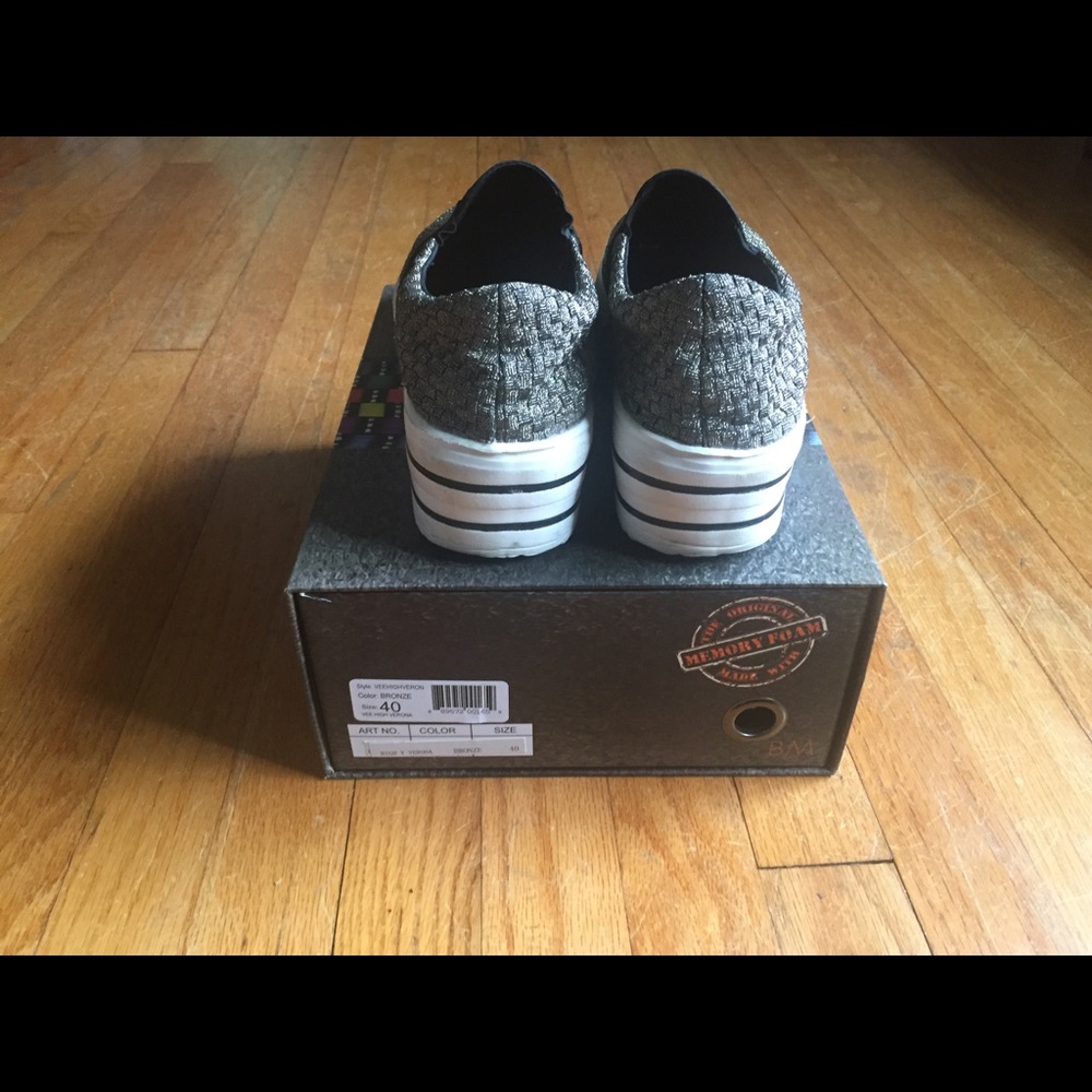 Bernie Mev women’s high V Vern’s slip on shoes